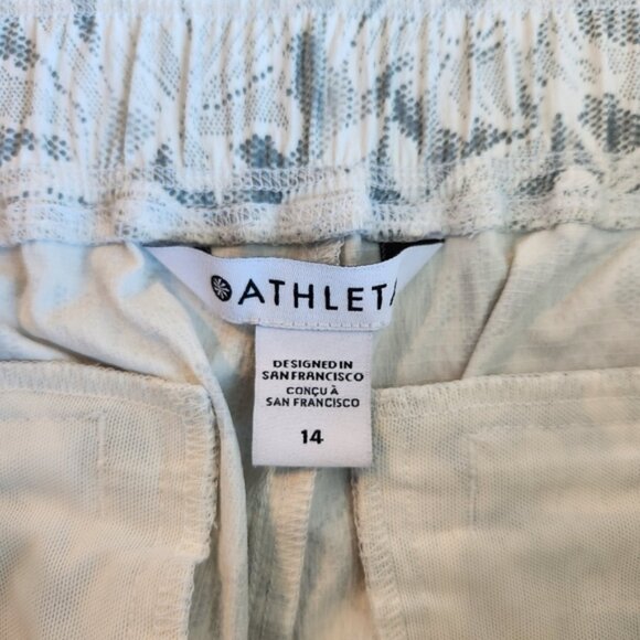 Athleta Trekkie Convertible Hike Pant In Ethereal Bloom Magnolia White - Picture 5 of 9